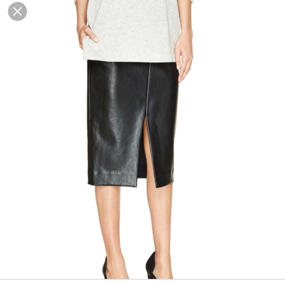 Aritzia Babaton Vegan leather skirt